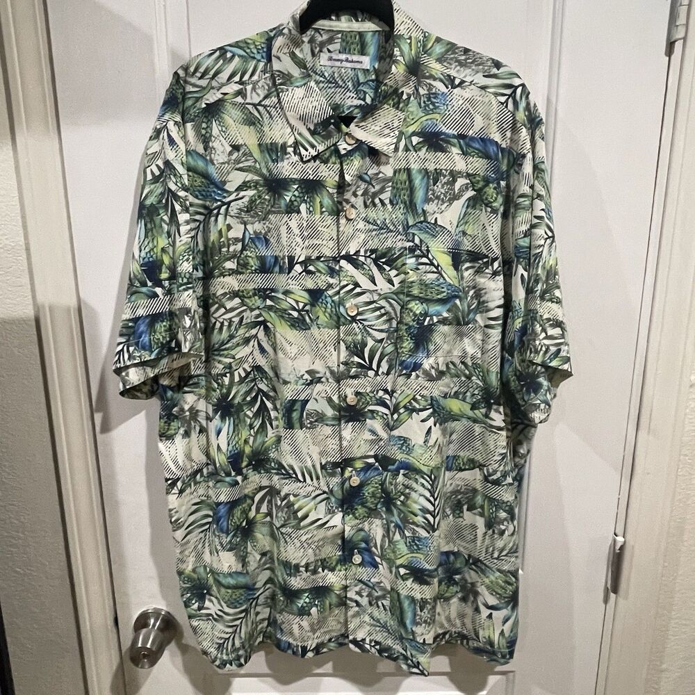 Tommy Bahama Shirt Men’s Size XXL Button Up Floral All Over Print Camp Casual